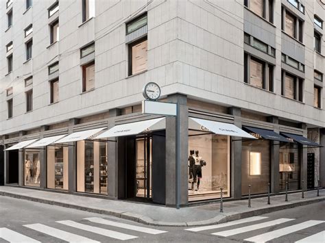 chanel boutique milan.